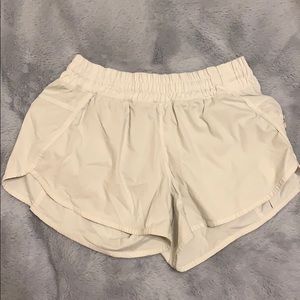 Lululemon tracker shorts